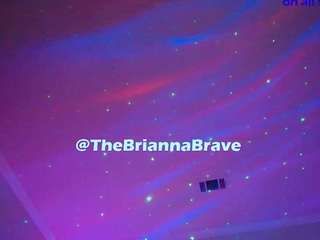 该模特正在直播。 briannabrave
