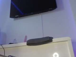 Emmarosebvip's cam show statistics and live stream