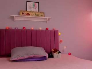 alexa-parissbk's CamSoda show and profile