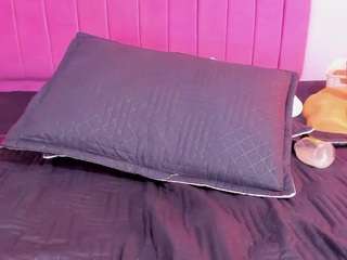 alexa-parissbk's CamSoda show and profile