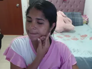 kiara-williambk's Live Sex Cam Show