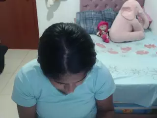 kiara-williambk's Live Sex Cam Show