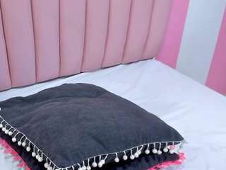  zoe-maria chat room