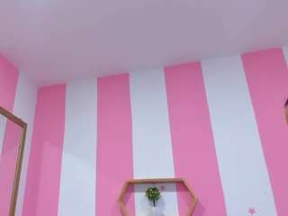  zoe-maria chat room