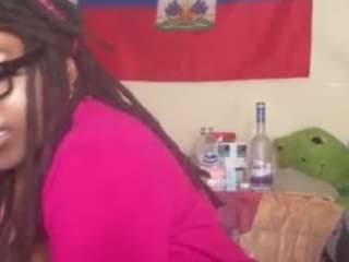 haitiansinsationsquirtqueen webcam