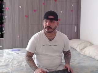 sweetdesires's CamSoda show and profile