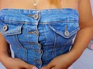 taste-biigass Live Webcam on CamSoda