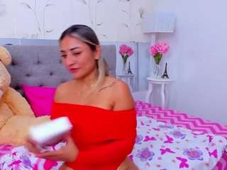 taste-biigass Live Webcam on CamSoda