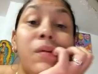 karlapum, female webcam model,  years old, on live webcam