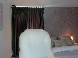 bella-cutte webcam model
