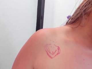 bonny26 live webcam show