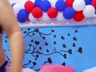 charlotte3's Live Sex Cam Show