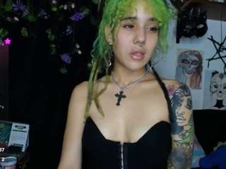 cute-melanie's CamSoda show and profile