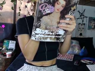 cute-melanie's CamSoda show and profile