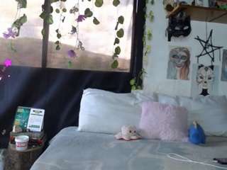 cute-melanie live cam profile