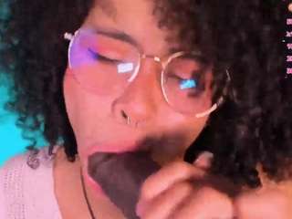 emma-nakamura Live Webcam on {site_name}