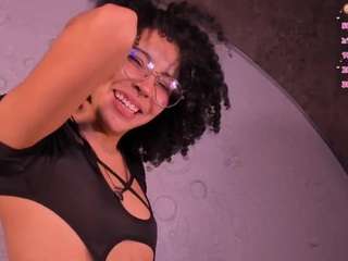 emma-nakamura webcam model