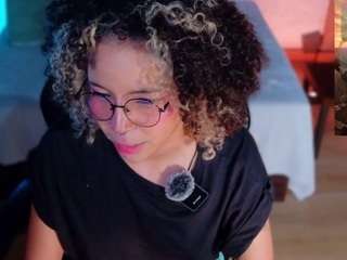 Emma-nakamura's cam show statistics and live stream