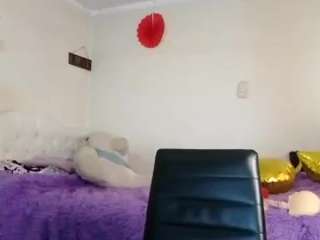 rubia_oficialmilf