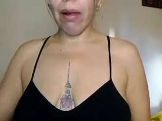 rubia_oficialmilf live webcam show