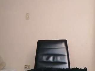 rubia_oficialmilf