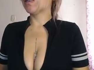 rubia_oficialmilf