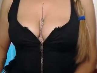 rubia_oficialmilf