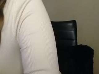 rubia_oficialmilf