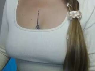 rubia_oficialmilf