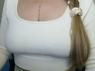 rubia_oficialmilf