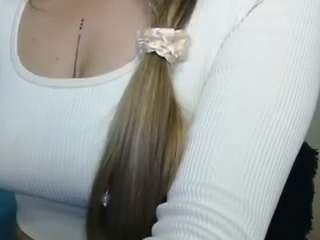 rubia_oficialmilf