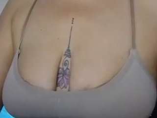 rubia_oficialmilf live cam preview