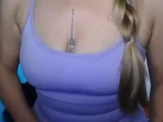 rubia_oficialmilf
