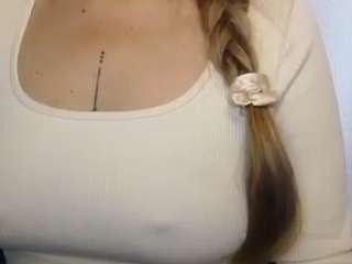 rubia_oficialmilf