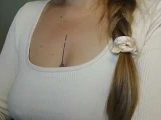 rubia_oficialmilf