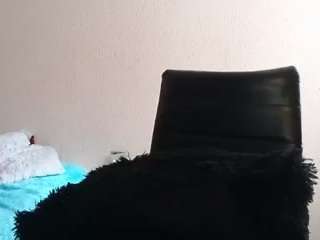 rubia_oficialmilf
