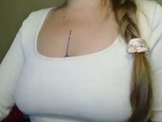rubia_oficialmilf live cam preview