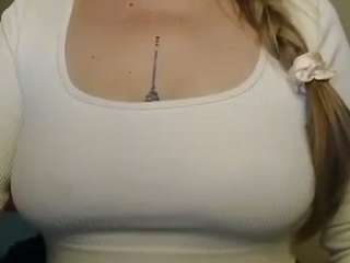 rubia_oficialmilf live cam preview