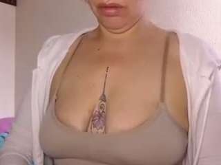 rubia_oficialmilf