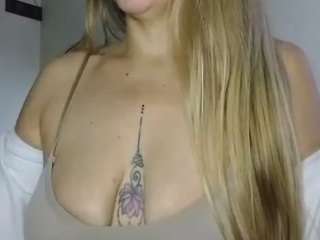 rubia_oficialmilf