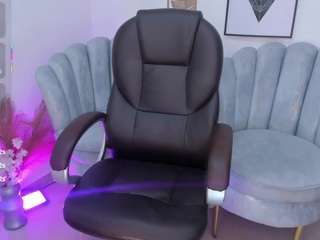 le modèle aida-adams est en webcam porno dans un show sur le site camsoda, il possède les tags suivants: ass,lush,young adult,toys,strip,spank,shaved pussy,pussy,no smoking,no drinking,naked,milf,asshole,mature,middle aged,lovense,camel-toe,bedroom,black hair,fingers