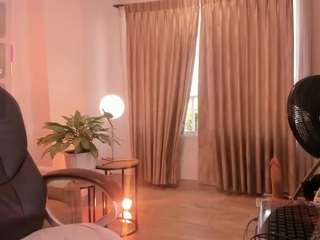 aida-adams's live room