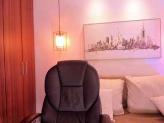 Aida Adams live cam preview
