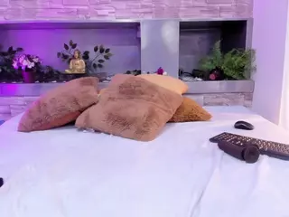 Isabella's Live Sex Cam Show