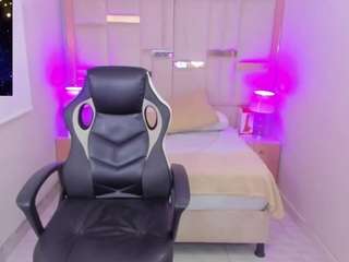 nikibryce Live Webcam on CamSoda