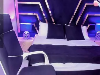 nikibryce's Live Sex Cam Show