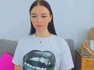 avacute Live Webcam on CamSoda