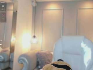 azurakindong, female webcam model,  years old, on live webcam