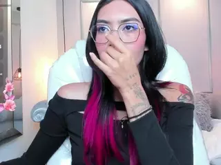 AzuraKindong's Live Sex Cam Show