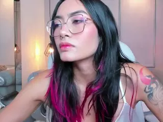 AzuraKindong's Live Sex Cam Show